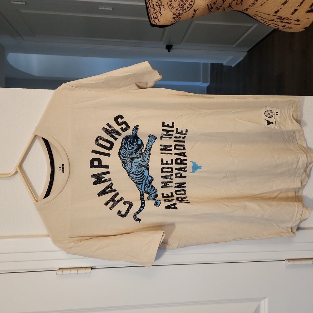 Under Armour Tan Graphic Men's T-Shirt